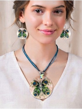 Fashion Butterfly Print Shell Necklace and Earrings Set